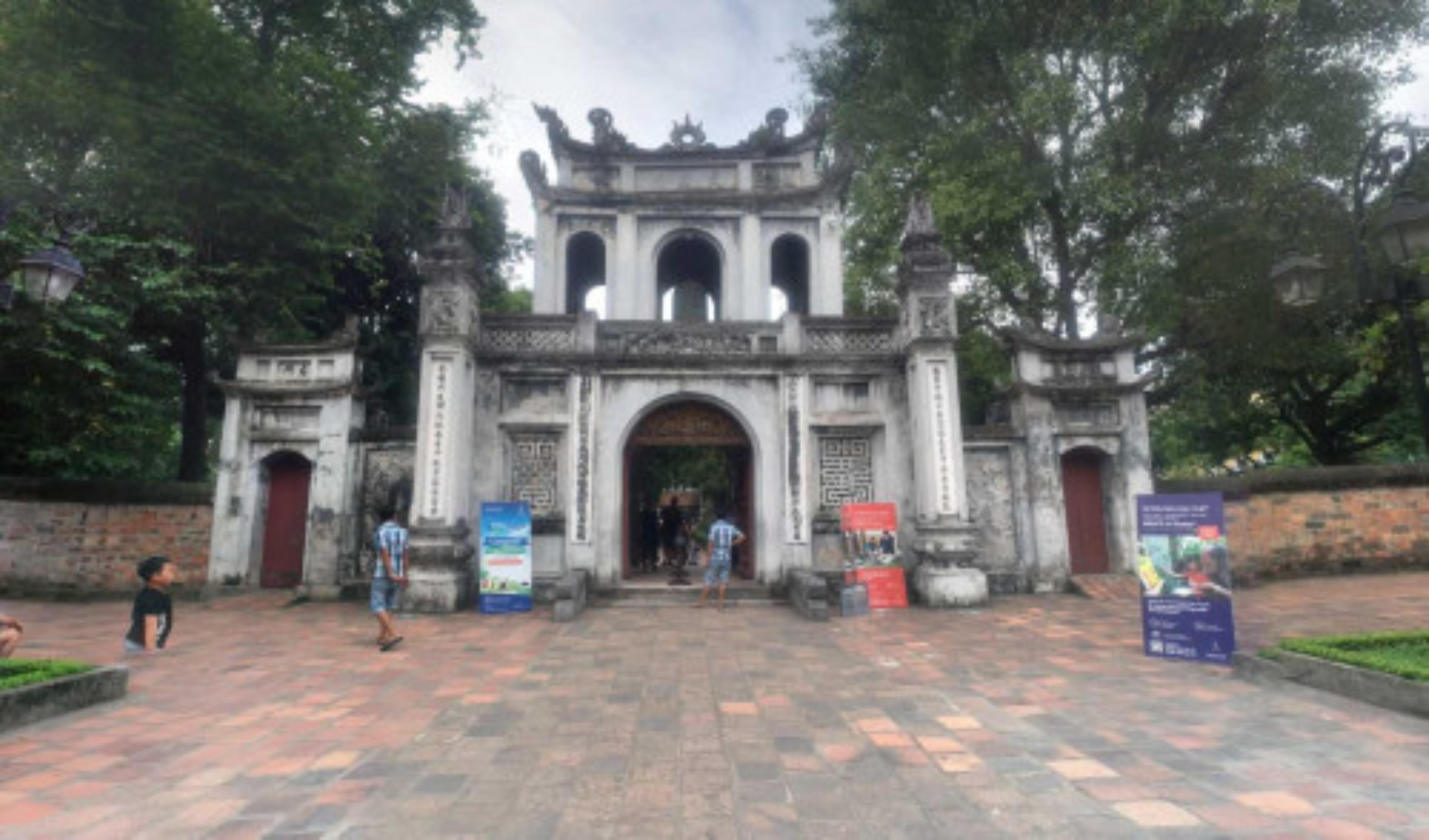 Temple Of Literature virtual tour preview