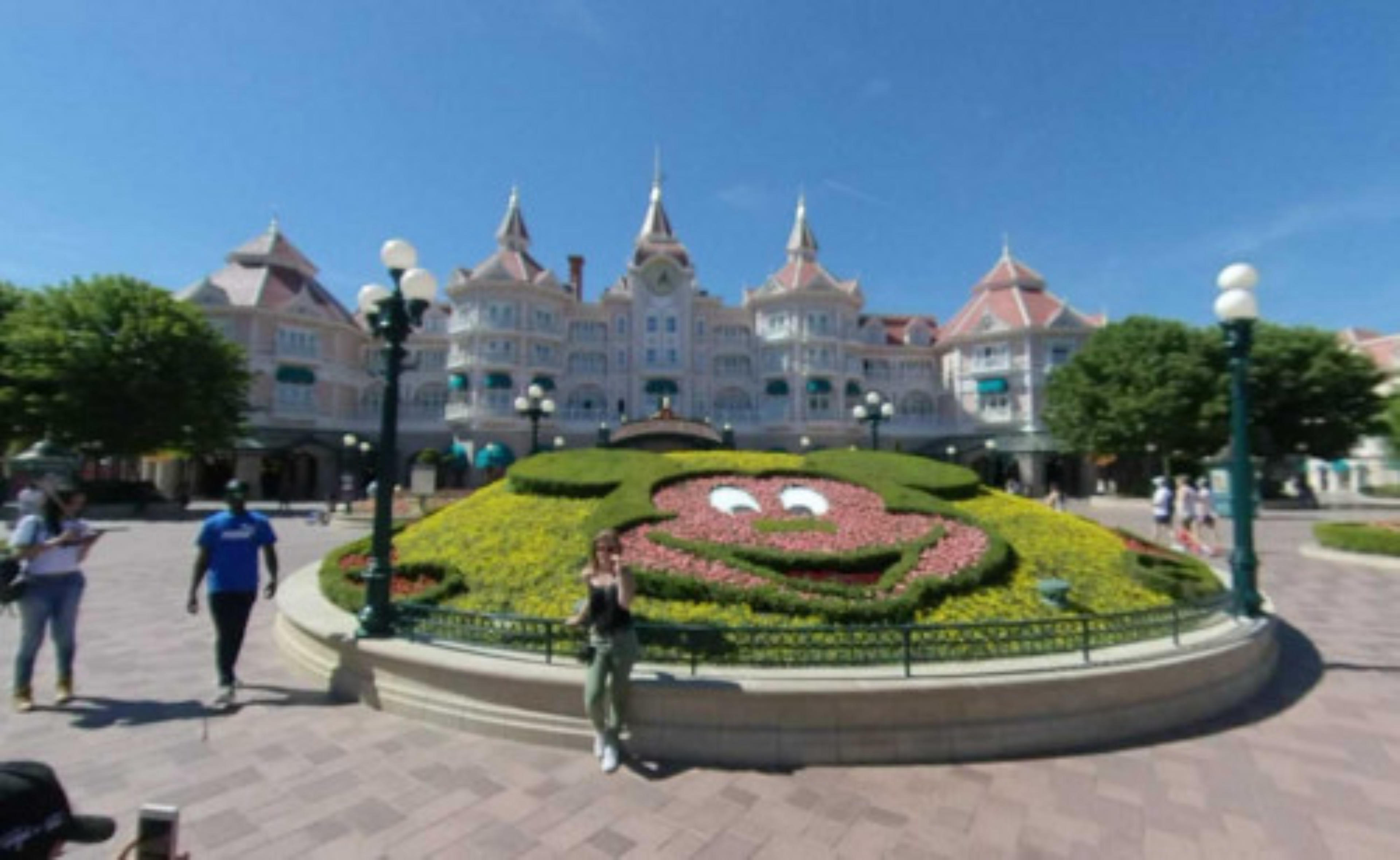 Disneyland Paris virtual tour preview
